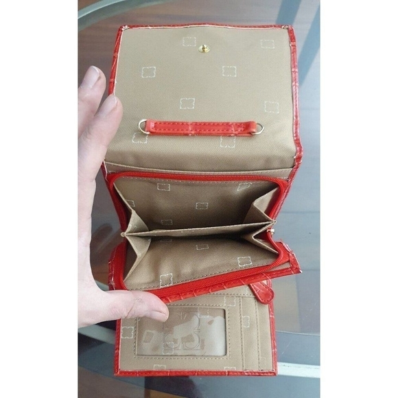 LIZ CLAIBORNE WALLET FAUX REPTILE LEATHER RED RARE - Picture 5 of 9